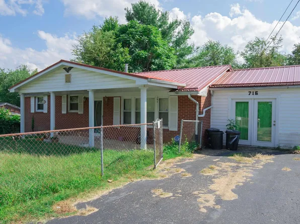 716 Mathews Ct, Pulaski, VA 24301