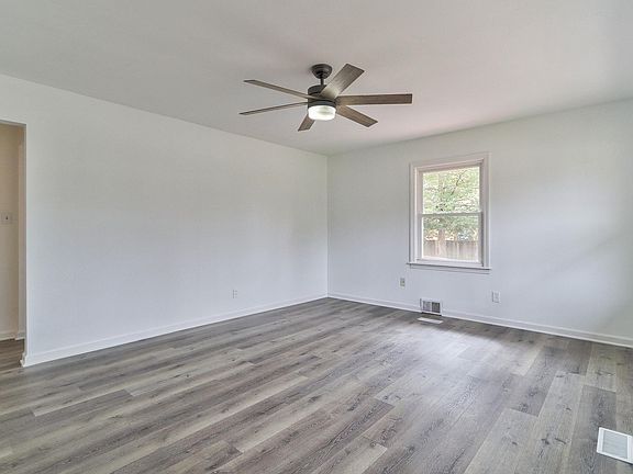 3rd image of 1917 N Ruston Ave