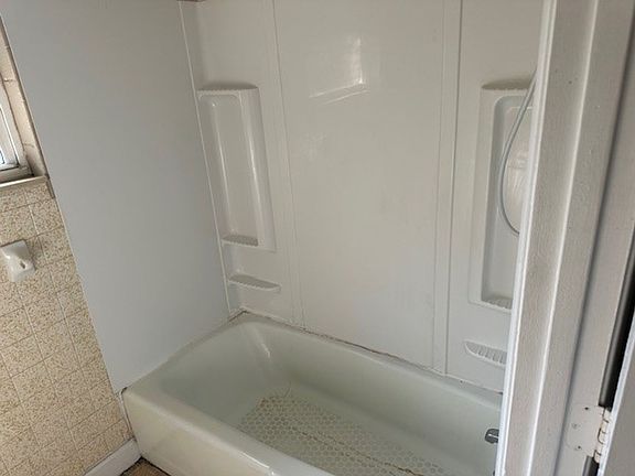 3rd image of 1139 S Main St APT 19