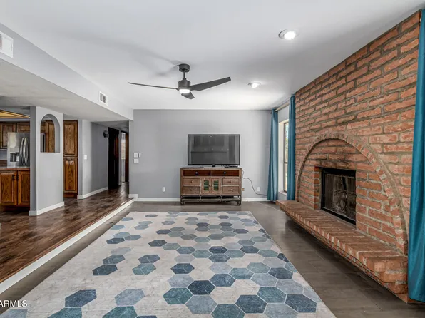 2435 E KENWOOD Circle, Mesa, AZ 85213