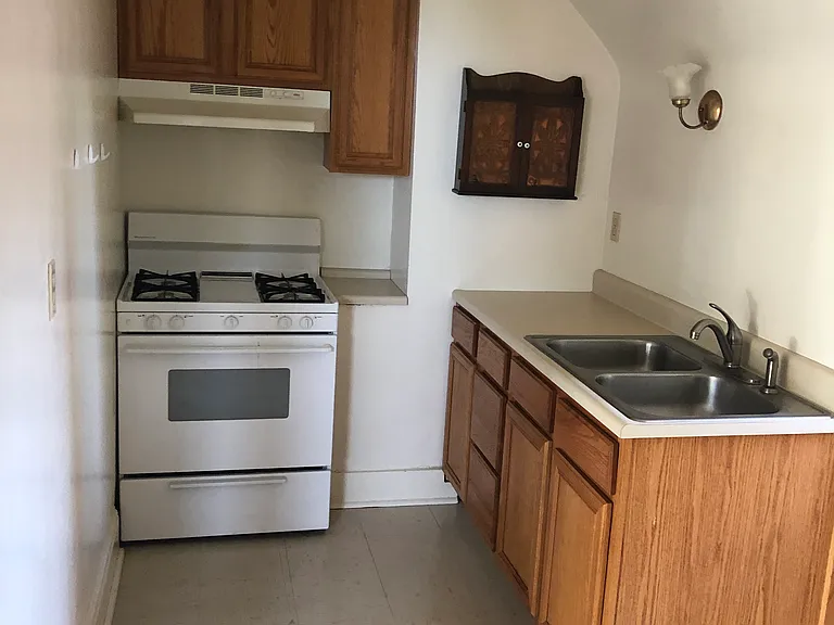 3423 Whitfield Ave #D — Photo 5