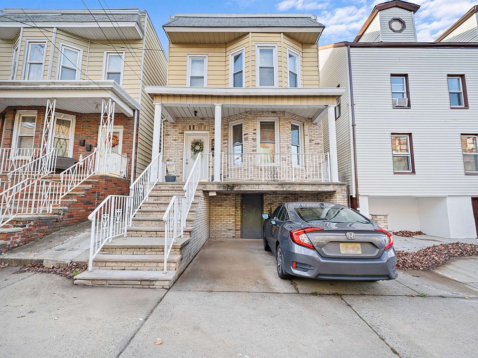 1st image of 83 Hobart Ave Floor 2