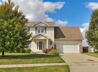 5810 NW 106th St, Johnston, IA 50131