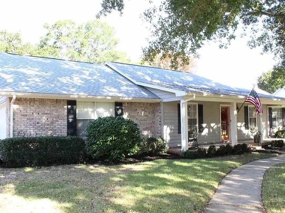 1st image of 2760 Semoran Cir
