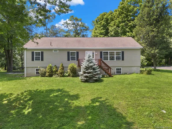 145 Marshall Road, Hyde Park, NY 12578
