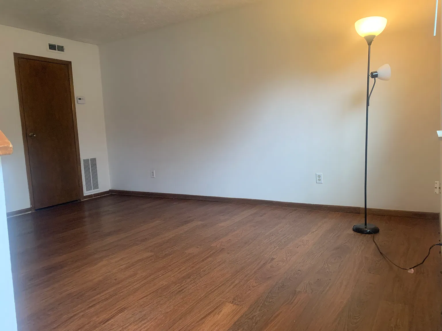 2 bed, 883 sqft, $1,095 — Photo 2