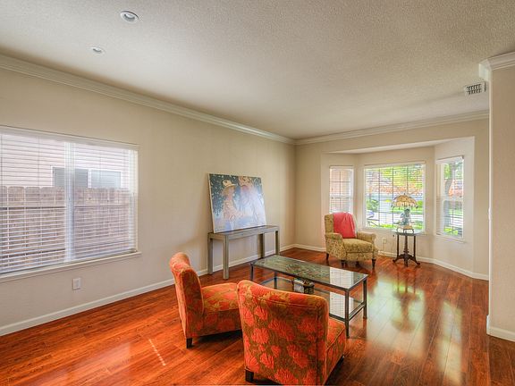2nd image of 1761 Esplanade Way