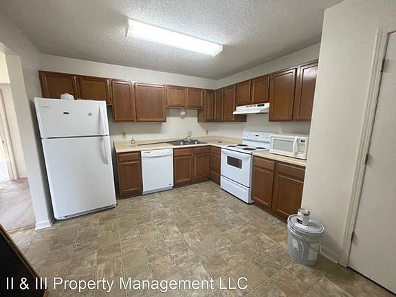 5th image of 1411 E 21st Ter