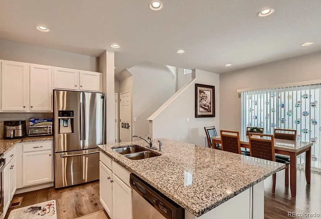 3 bed, 2.5 bath, 1682 sqft, $2,700 — Photo 3