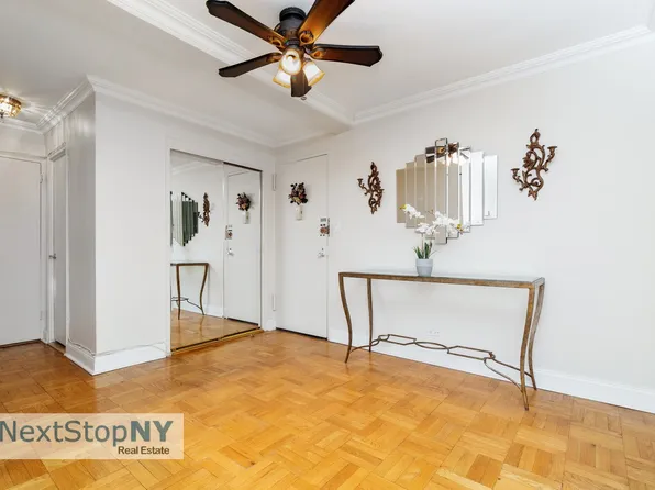 235 East 57th Street image 8 of 10