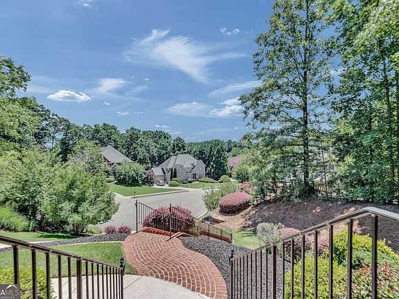 4th image of 1370 Boomer Cir