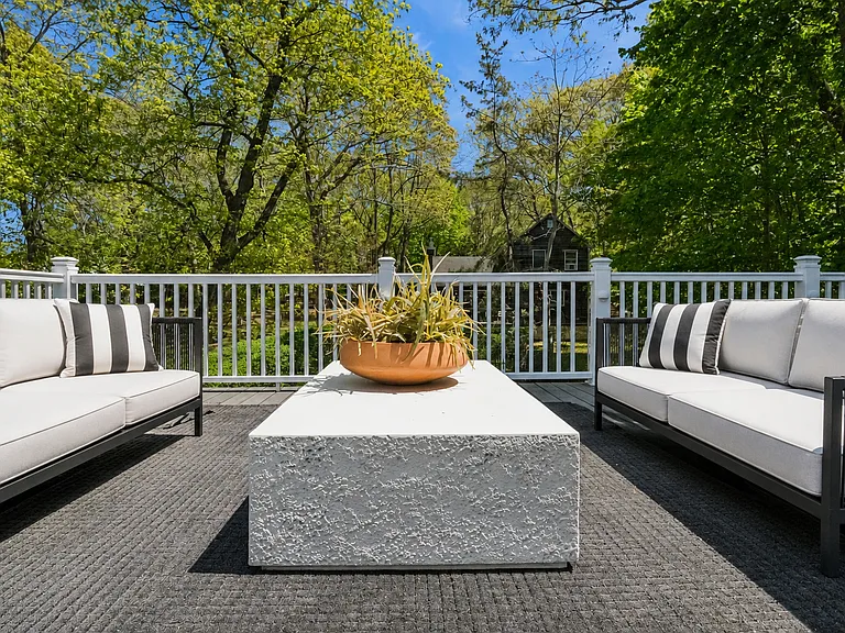 39 Hamilton St — Photo 15