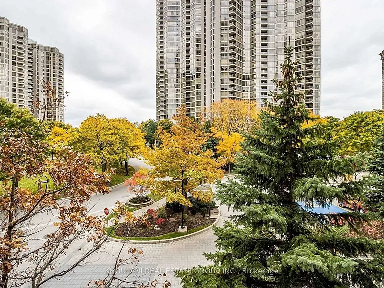 35 Kingsbridge Garden Cir #312 — Photo 31