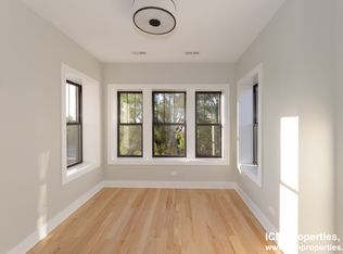 2453 W Logan Blvd #33, Chicago, IL 60647