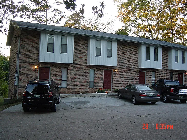 105 Cynthia Ln #B — Photo 1