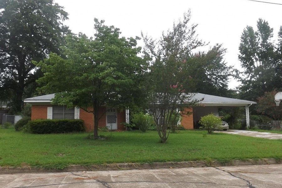 1st image of 2846 Sylvia St