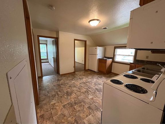 2nd image of 1251 Walnut St #2