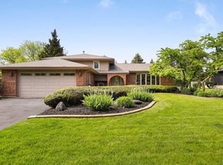 17W080 Fern St, Willowbrook, IL 60527