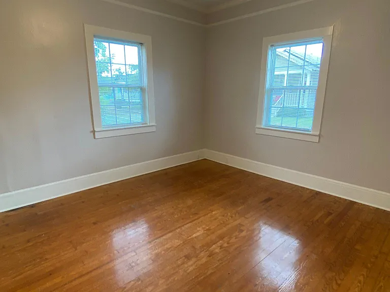 147 Williams Ave — Photo 16