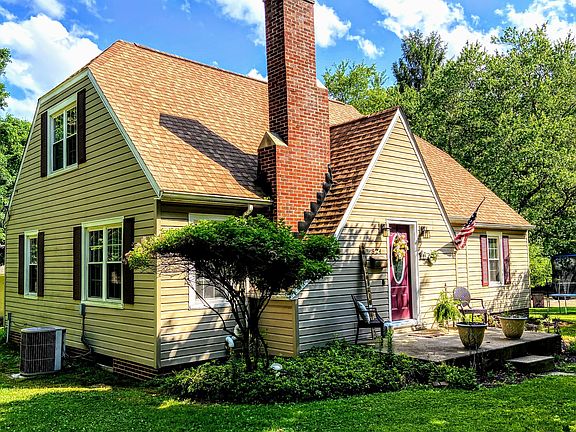 3rd image of 824 Sheridan Dr