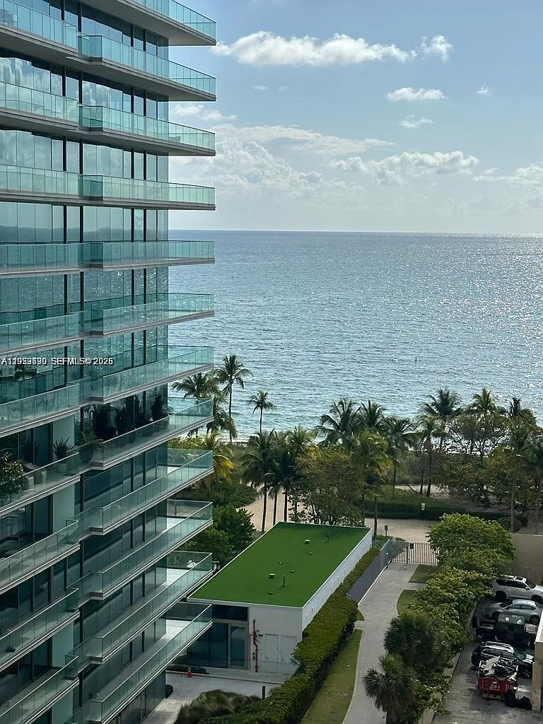 The Plaza Of Bal Harbour — Photo 2