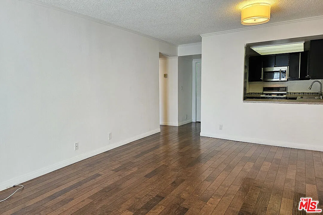 Building Photo - 618 N Howard St #241