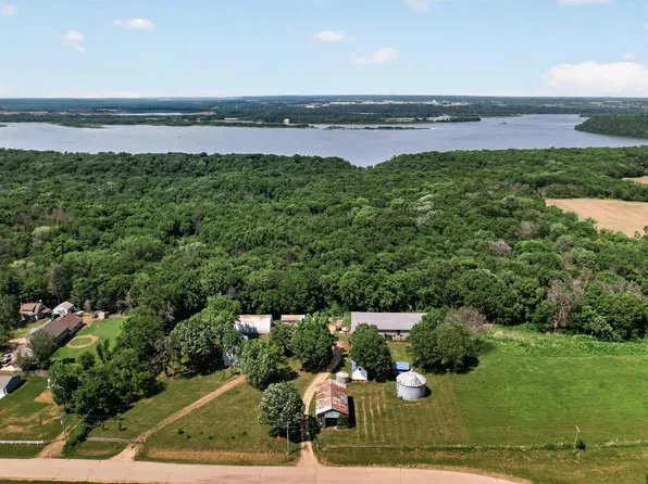 7635 Mississippi Trl, Hastings, MN 55033