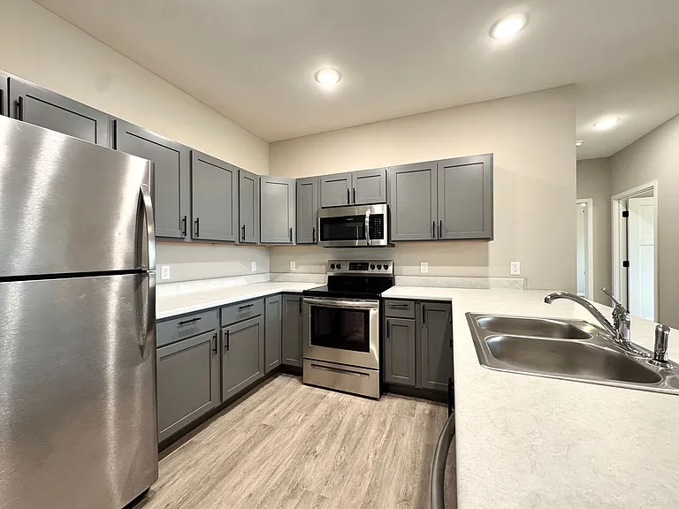 West 5th Townhomes — Photo 5