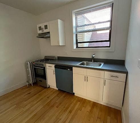 3rd image of 5012 N Hermitage Ave #2W