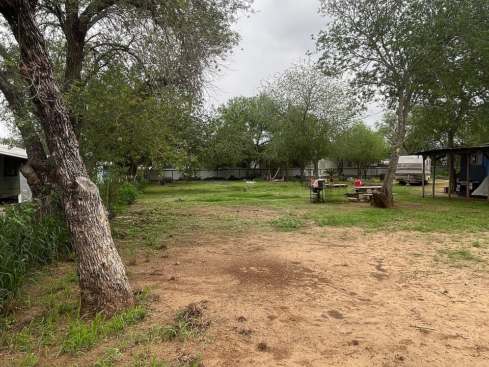 2nd image of 910 Evergreen LOT 10