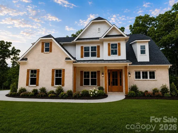 332 Point Carpenter Rd, Fort Mill, SC 29707