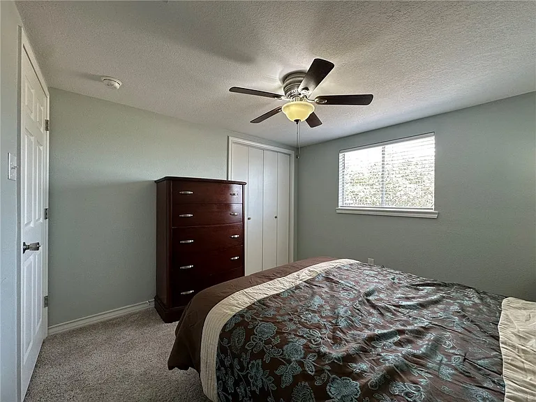 201 Volpe Cir — Photo 21
