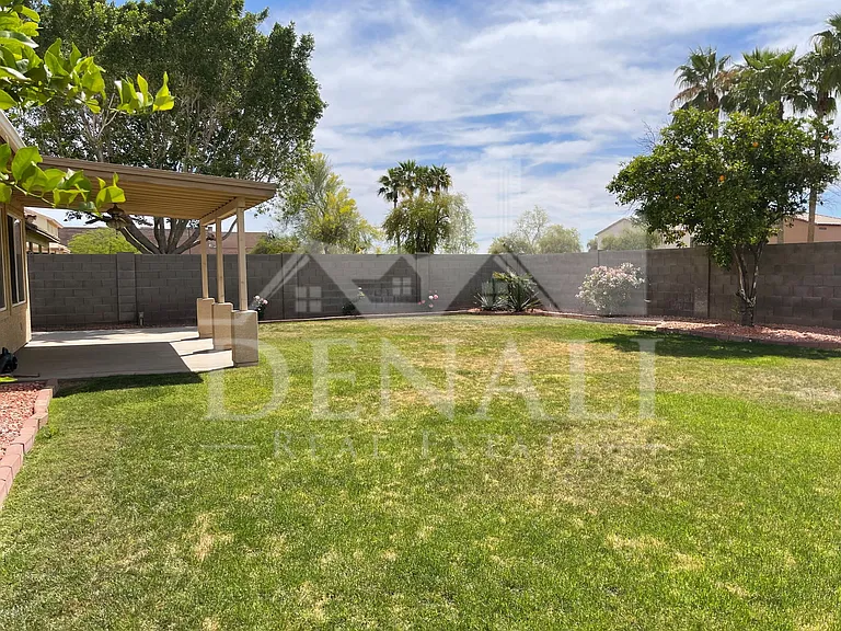 16247 W Jackson St — Photo 23