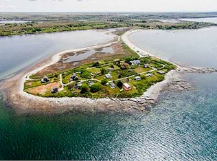 5 Hart St, Tiverton, RI 02878