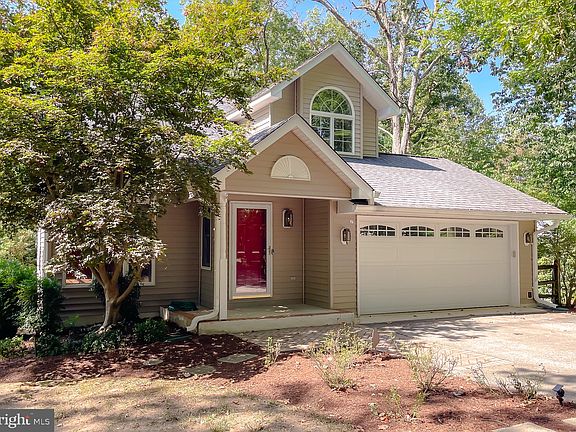 2nd image of 22899 Kimberly Ct