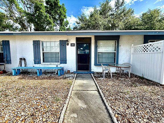 2nd image of 7347 Parkside Villas Dr N