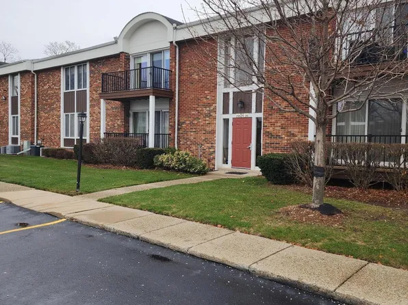 29535 Bobrich St #36, Livonia, MI 48152