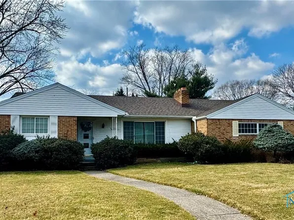 2919 Isha Laye Dr, Toledo, OH 43606