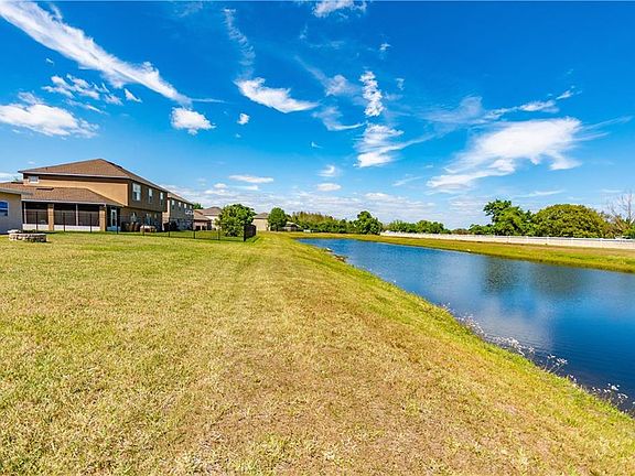2nd image of 2907 Holly Berry Ct