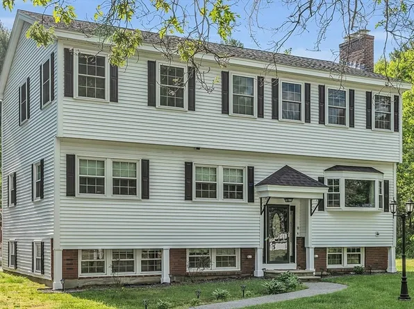 8 Victory Rd, Billerica, MA 01821
