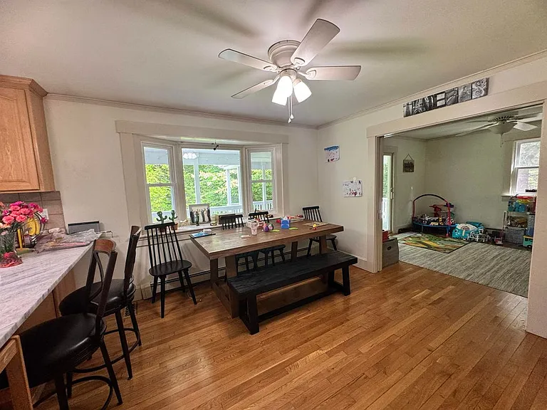 44 Stowell Rd — Photo 4