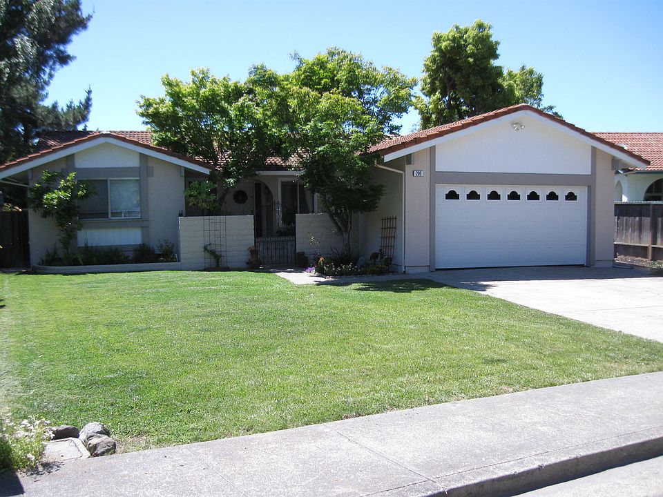 1st image of 209 Redwood Cir