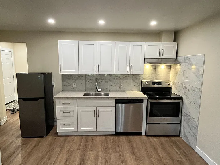 2 Harold St #MAIN — Photo 4