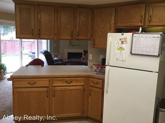 5th image of 6805 SE 57th Ct