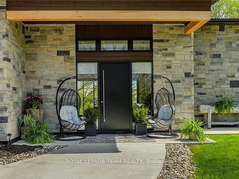 8 Headlands Way — Photo 3