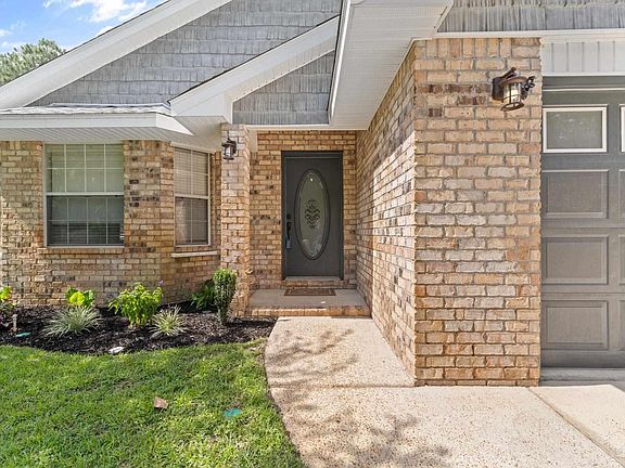 4th image of 898 Lake Aire Dr