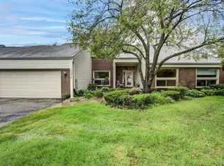 5272 Simpson Lake Rd, West Bloomfield, MI 48323