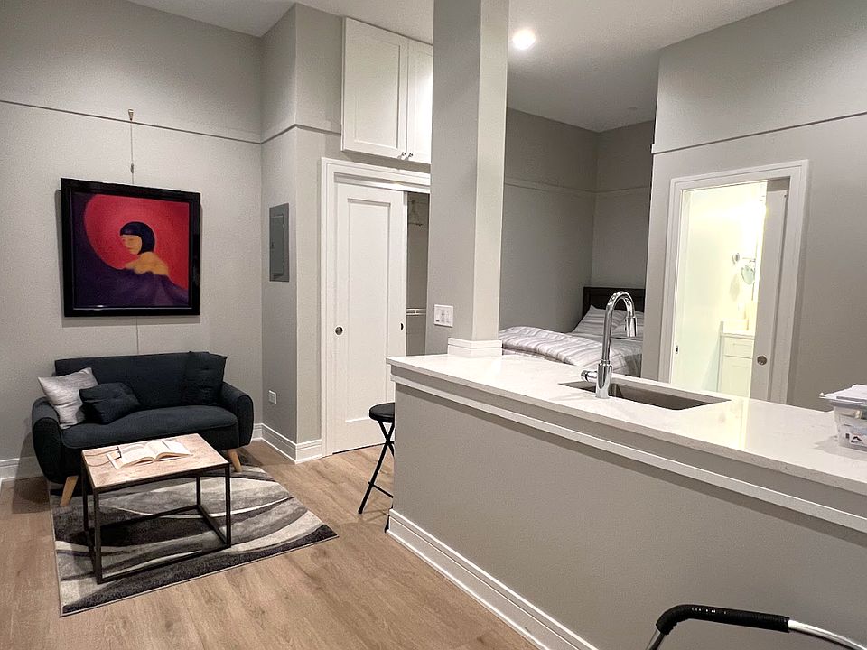 1st image of 1101 W Granville Ave #108