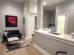 1101 W Granville Ave #108, Chicago, IL 60660