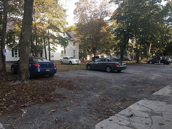 3rd image of 453 Glen St